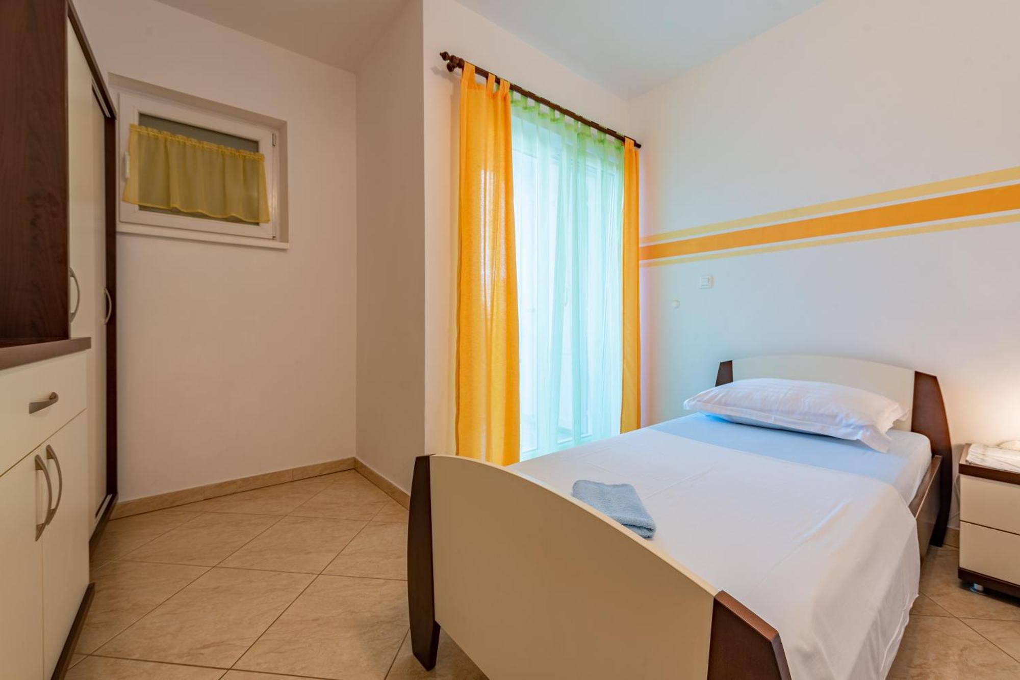 Haus Toni Apartment Ražanac Cameră foto